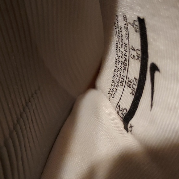 Nike Slides - Picture 3 of 4